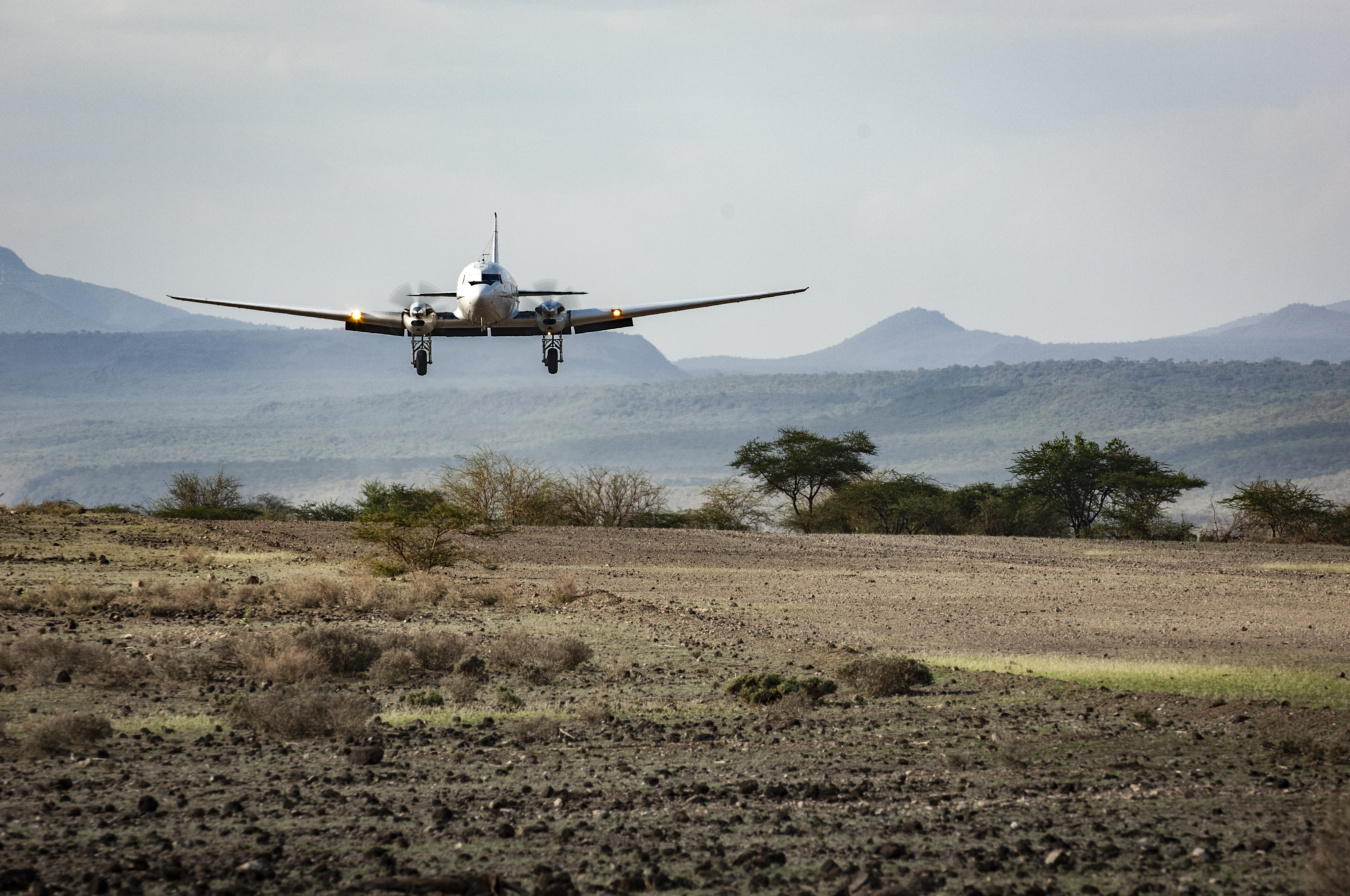 AIM Air: Samaritan's Purse DC-3 - Nirobie, Kenya